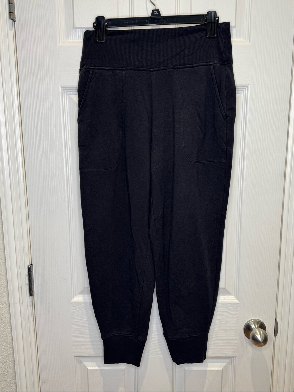 Athleta Women's Medium Petite Pull On Jogger Sweatpants Charcoal Grey Black - Picture 1 of 4
